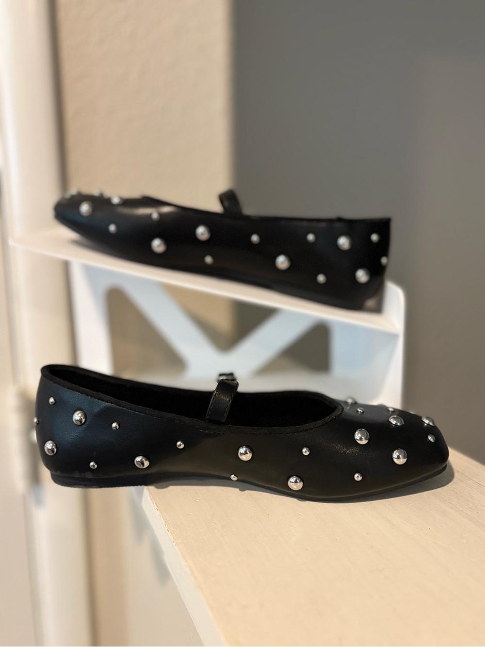 Art Class Big Girls Size 2 Ballet Flats with Adjustable Strap Black Silver Studs - Picture 2 of 5